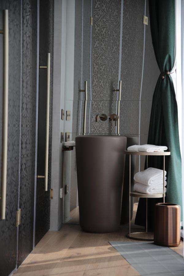 The Veil Hotel Astana Extérieur photo Bathroom